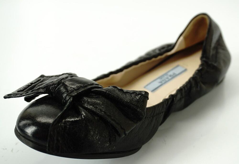 Prada Black Leather Bow Toe Scrunch Ballet Flats Size 34.5 Logo New Women's